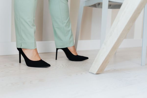 Discover comfortable elegance: the ultimate guide to selecting stylish heels for a successful workday